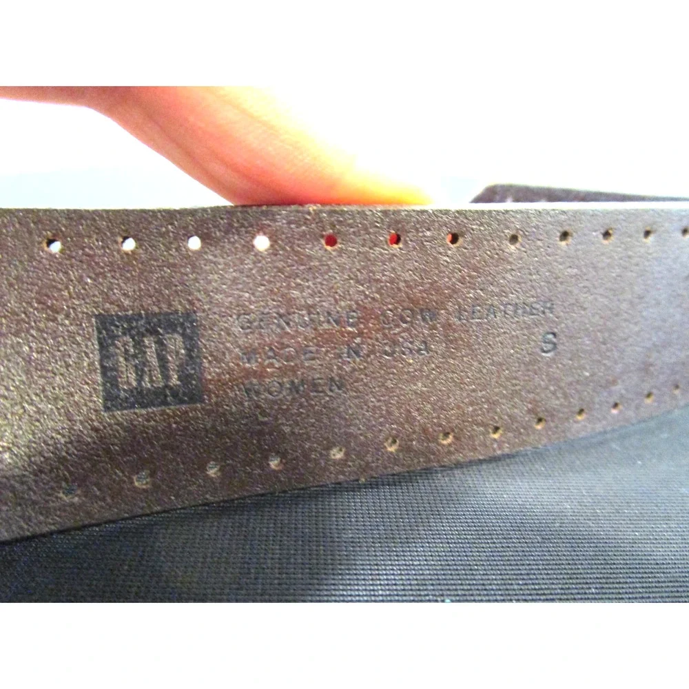 Gap Brown Leather Perforated Edge Brass Buckle Belt Women Sz S, 30